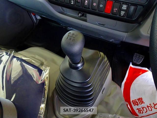Hino DUTRO 2026-01 8229638-14