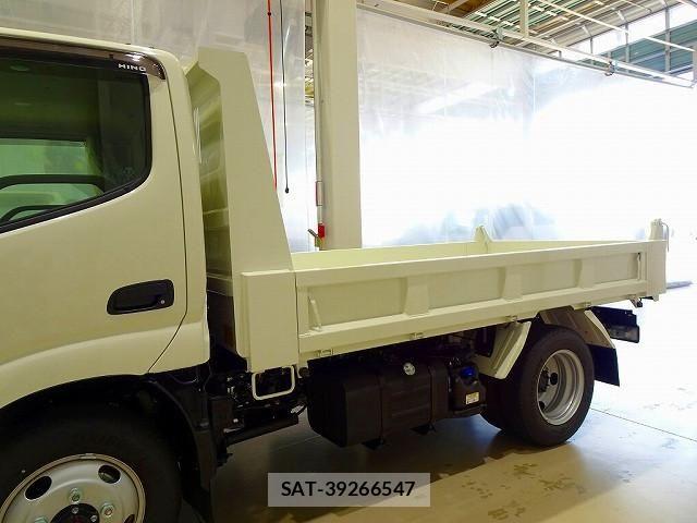 Hino DUTRO 2026-01 8229638-22