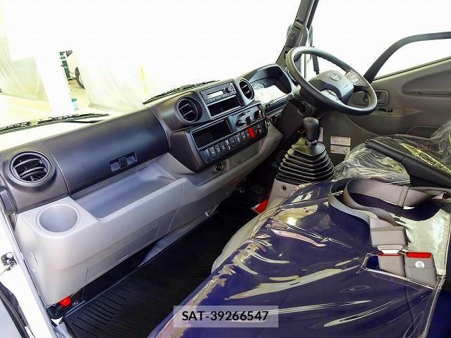 Hino DUTRO 2026-01 8229638-6