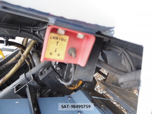 Hino DUTRO 2017-11 8229694-23