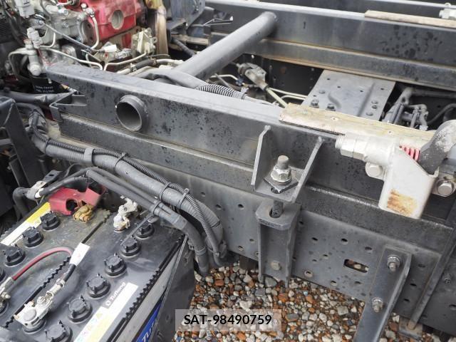 Hino DUTRO 2017-11 8229694-25