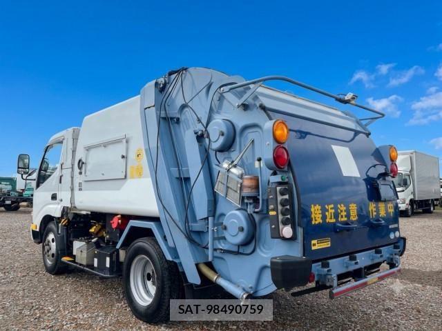 Hino DUTRO 2017-11 8229694-2