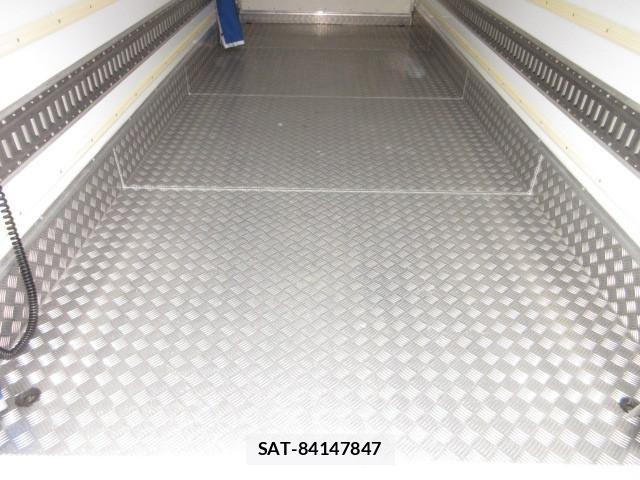 Hino DUTRO 2021-06 8229608-9