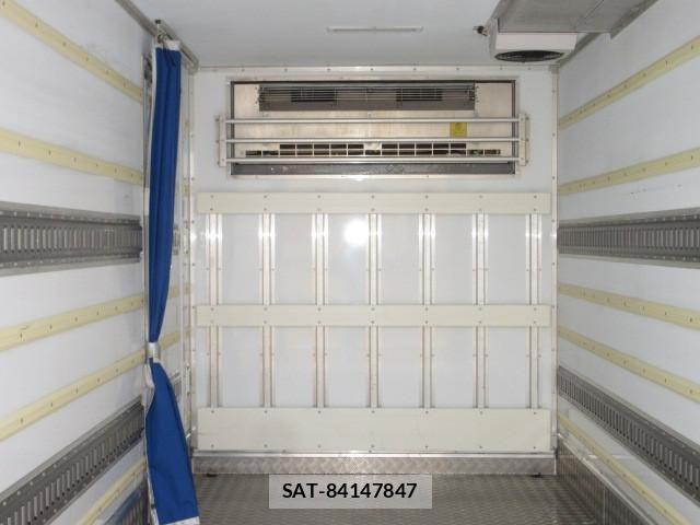Hino DUTRO 2021-06 8229608-11