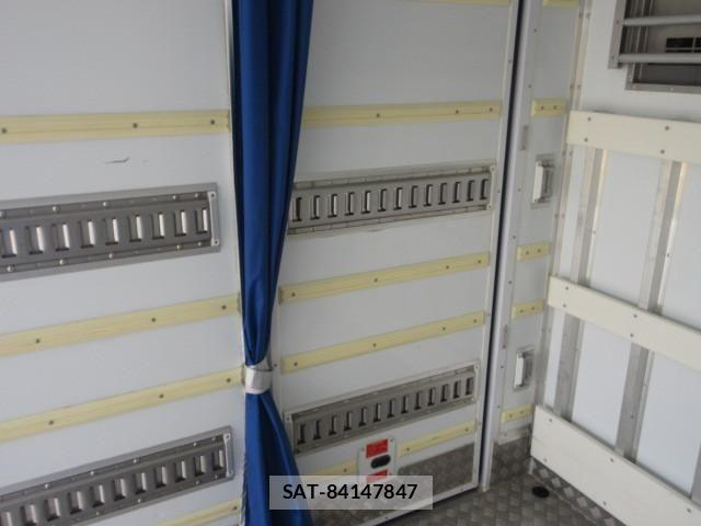 Hino DUTRO 2021-06 8229608-14