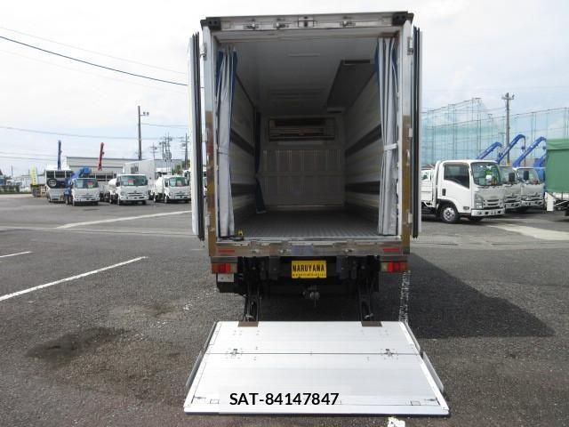Hino DUTRO 2021-06 8229608-20