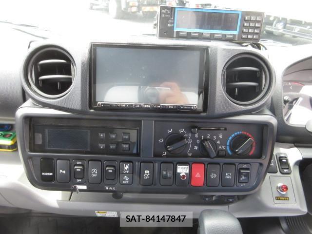 Hino DUTRO 2021-06 8229608-26