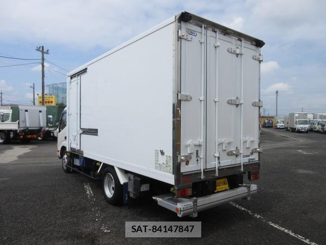 Hino DUTRO 2021-06 8229608-2