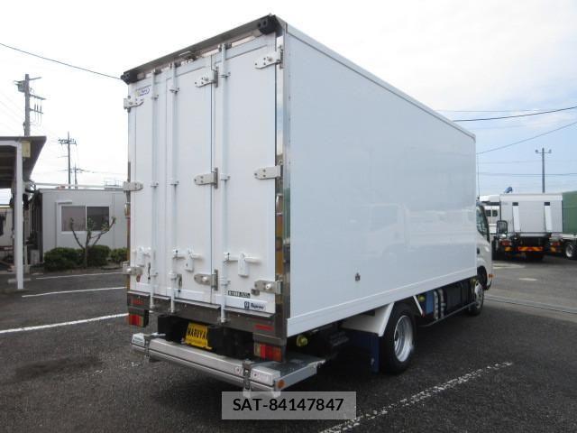 Hino DUTRO 2021-06 8229608-3