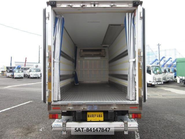 Hino DUTRO 2021-06 8229608-7