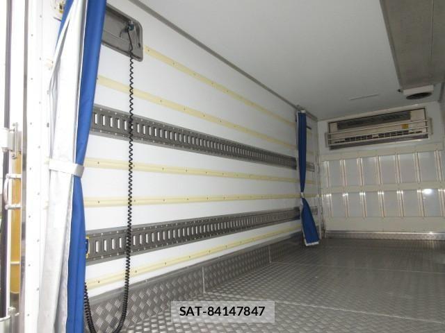 Hino DUTRO 2021-06 8229608-8