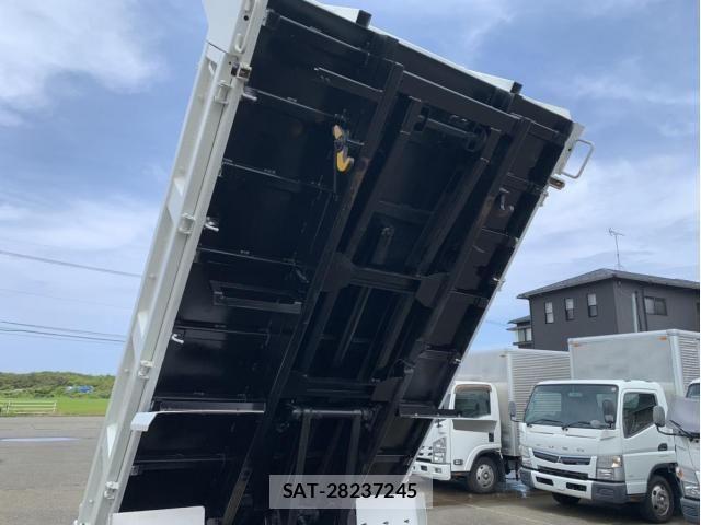 Hino DUTRO 2012-04 8245099-15