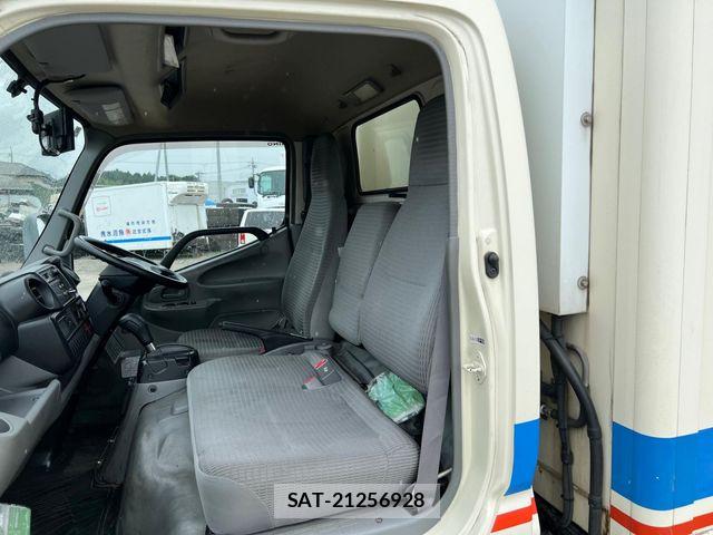 Hino DUTRO 2014-03 8245105-9