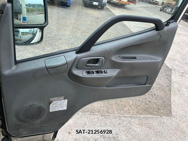 Hino DUTRO 2014-03 8245105-10