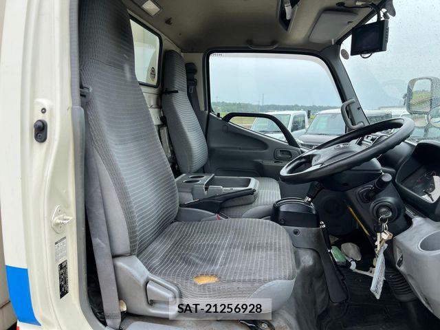 Hino DUTRO 2014-03 8245105-11