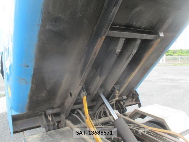Hino DUTRO 2015-09 8245102-12
