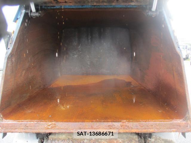 Hino DUTRO 2015-09 8245102-23