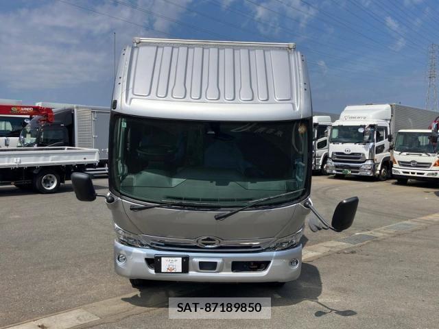 Hino DUTRO 2021-09 8245084-21