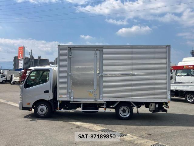 Hino DUTRO 2021-09 8245084-4