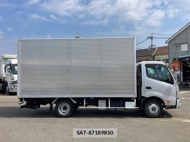 Hino DUTRO 2021-09 8245084-5