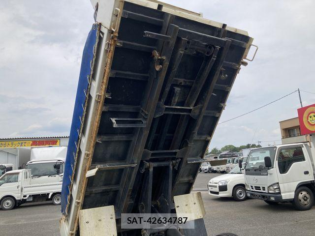 Hino DUTRO 2011-12 8245098-9