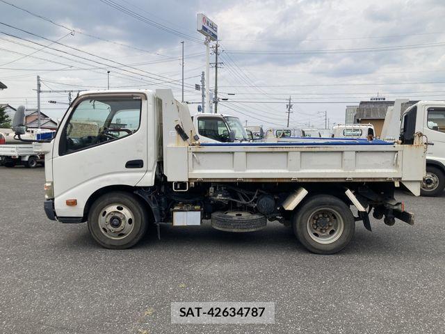 Hino DUTRO 2011-12 8245098-2