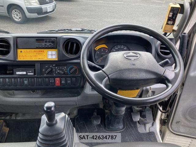 Hino DUTRO 2011-12 8245098-7
