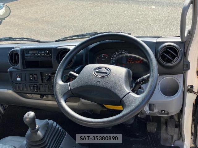 Hino DUTRO 2014-02 8245103-16