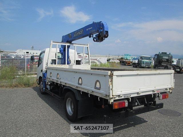 Hino DUTRO 2016-02 8245097-17