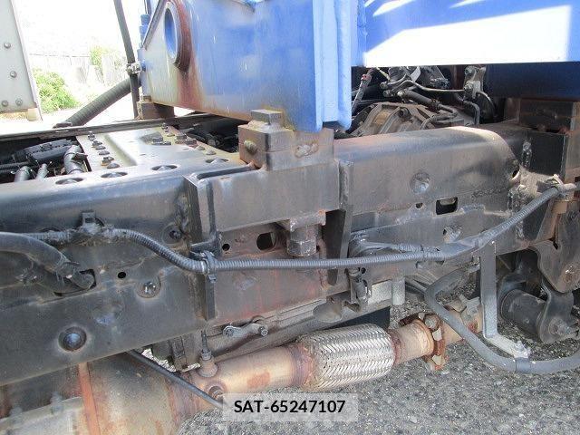 Hino DUTRO 2016-02 8245097-25