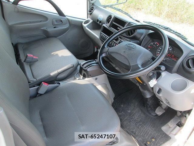 Hino DUTRO 2016-02 8245097-29