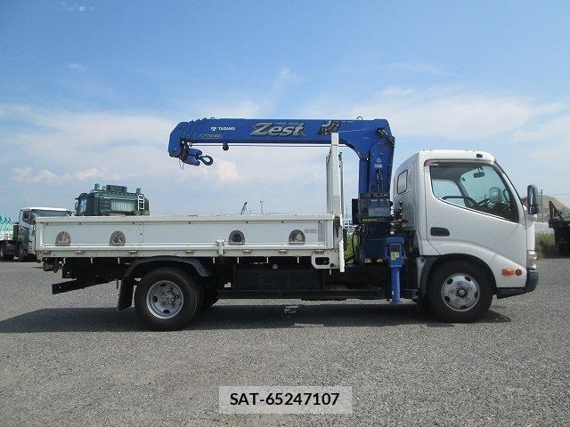 Hino DUTRO 2016-02 8245097-3