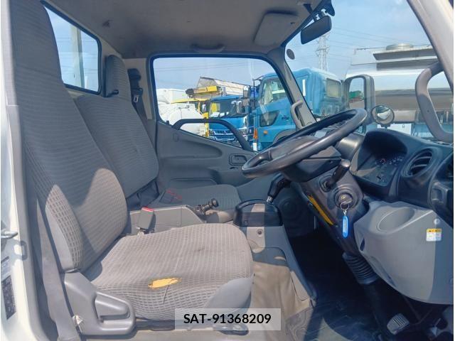 Hino DUTRO 2016-08 8245100-19