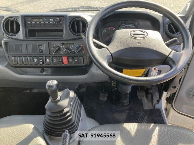 Hino DUTRO 2016-07 8245096-9