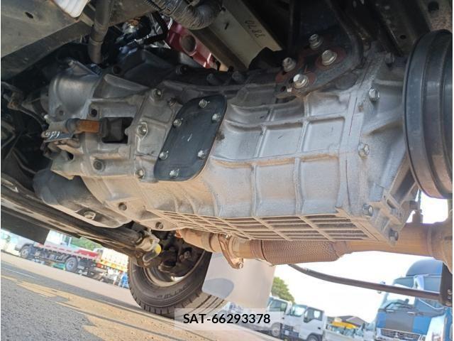 Hino DUTRO 2019-01 8245095-17