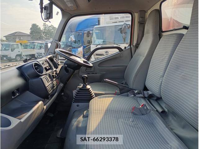 Hino DUTRO 2019-01 8245095-21
