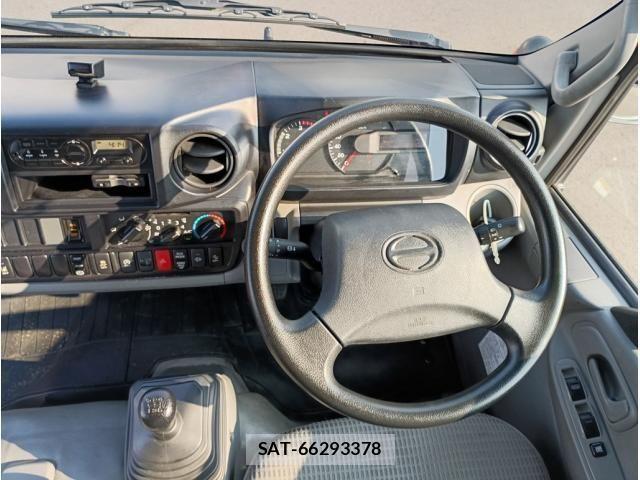 Hino DUTRO 2019-01 8245095-22