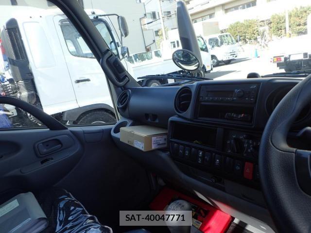 Hino DUTRO 2026-01 8245092-14