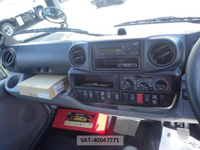 Hino DUTRO 2026-01 8245092-15