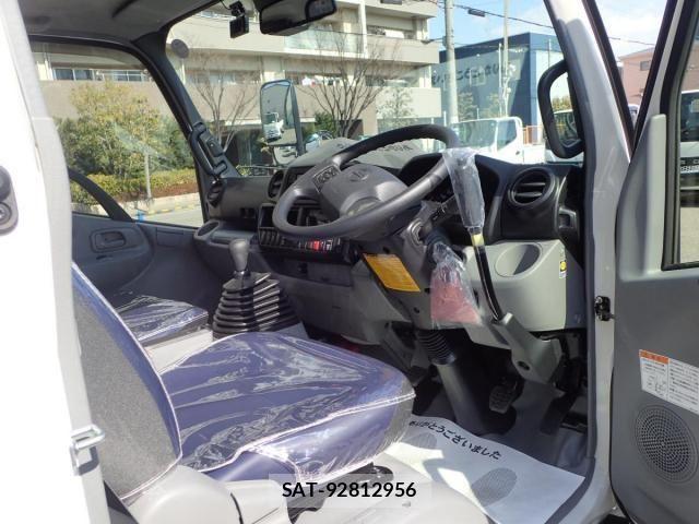 Hino DUTRO 2026-01 8245090-13