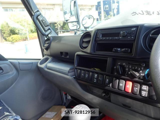 Hino DUTRO 2026-01 8245090-14
