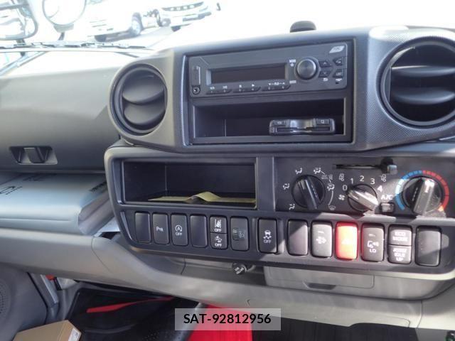 Hino DUTRO 2026-01 8245090-15