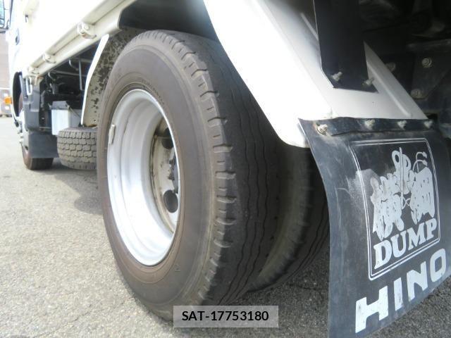 Hino DUTRO 2022-06 8245093-16