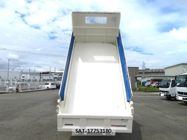 Hino DUTRO 2022-06 8245093-25