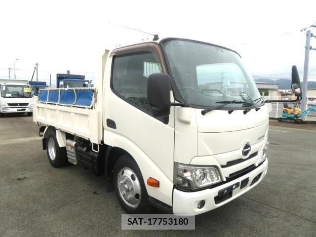 Hino DUTRO 2022-06 8245093-3