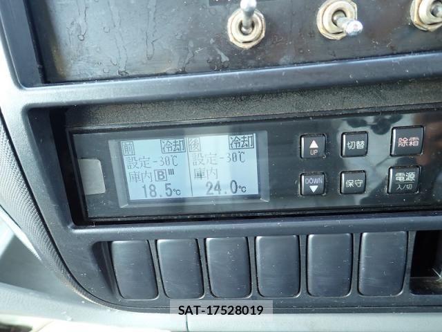 Hino DUTRO 2016-04 8245094-16