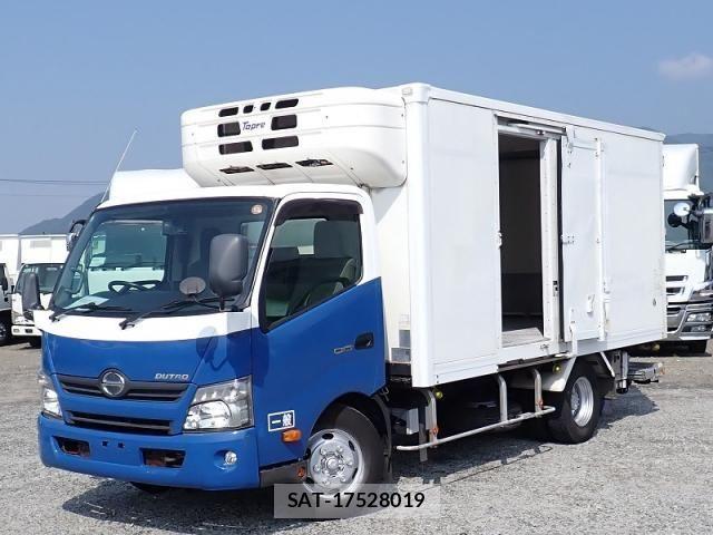 Hino DUTRO 2016-04 8245094-1