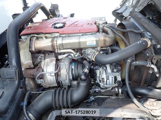 Hino DUTRO 2016-04 8245094-23