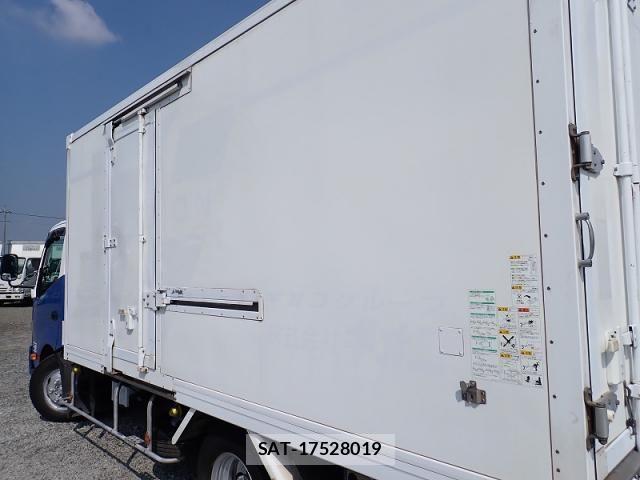 Hino DUTRO 2016-04 8245094-25