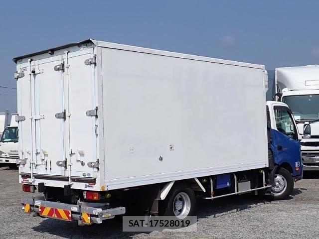 Hino DUTRO 2016-04 8245094-2